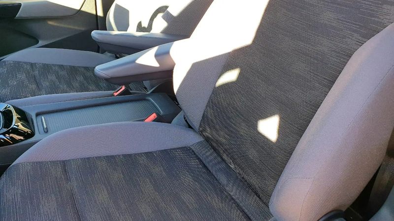 Volkswagen ID.4 • 2022 • 25,800 km 9