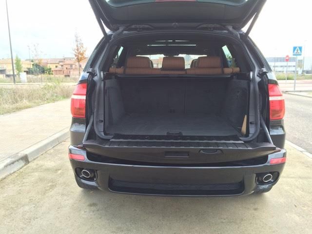 BMW X5 • 2008 • 291,000 km 9