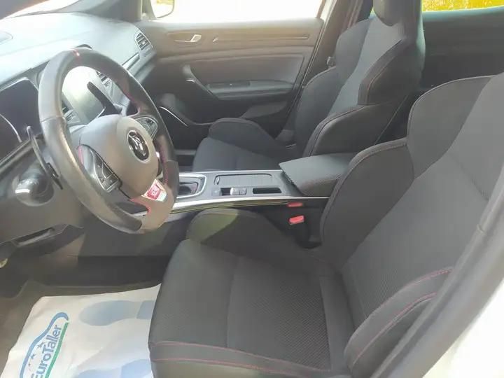 Renault Mégane • 2018 • 69,300 km 3