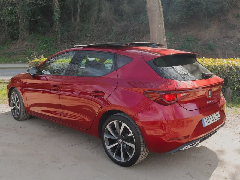 Seat Leon • 2021 • 32,500 km 5