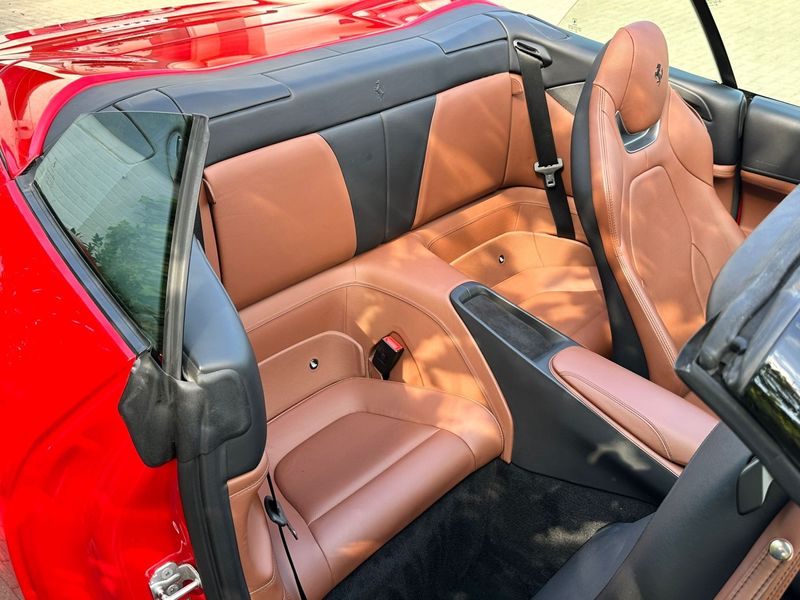 Ferrari Portofino • 2019 • 94,000 km 10