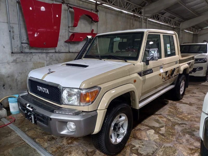 Toyota Land Cruiser • 2018 • 43 km 1