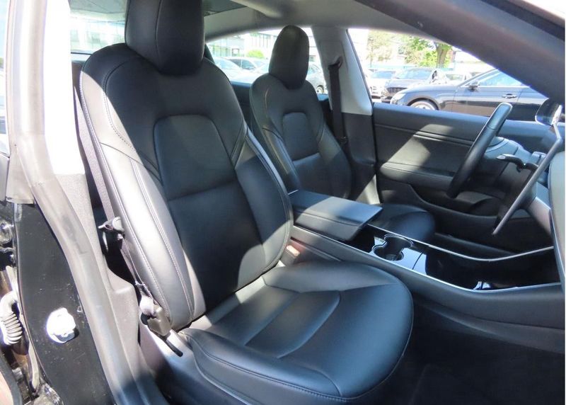 Tesla Model 3 • 2019 • 170,000 km 2