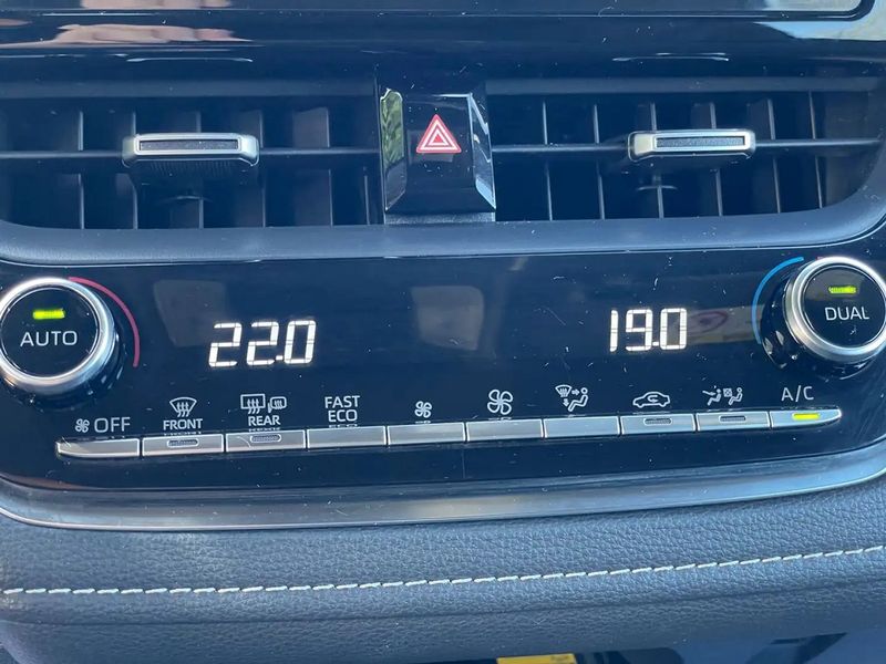 Toyota Corolla • 2020 • 144,000 km 14