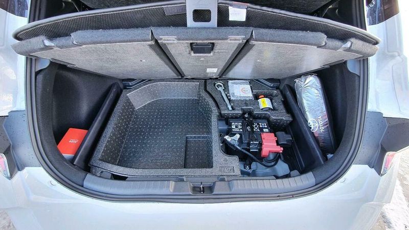 Toyota Corolla • 2020 • 40,000 km 3