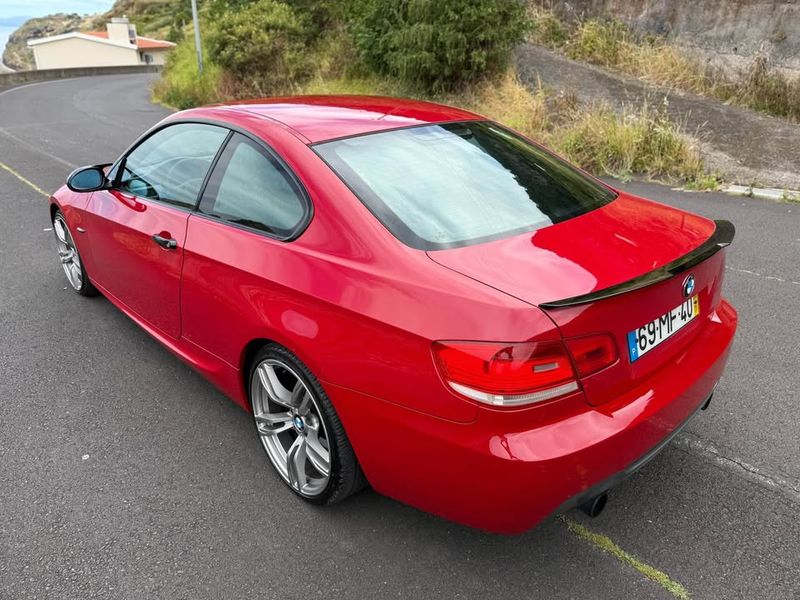 BMW 328i • 2017 • 197,000 km 2