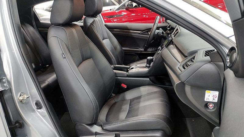 Honda Civic • 2019 • 23,523 km 11