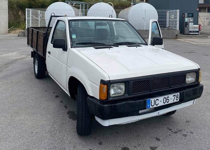 Nissan Pickup • 1989 • 250,000 km 1