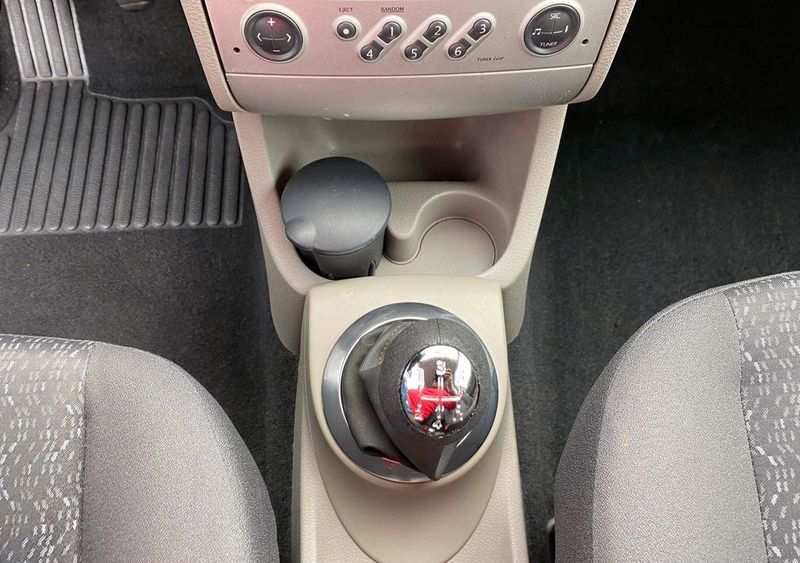 Renault Mégane • 2004 • 180,000 km 3