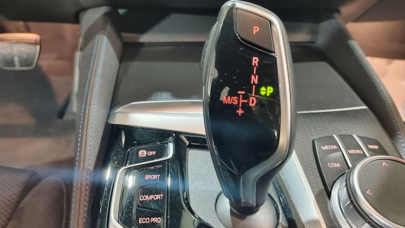 BMW 520D • 2020 • 62,080 km 3