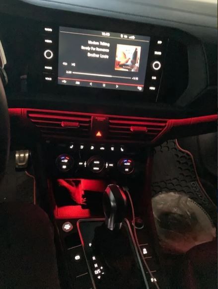 Volkswagen Vento • 2020 • 70,700 km 5