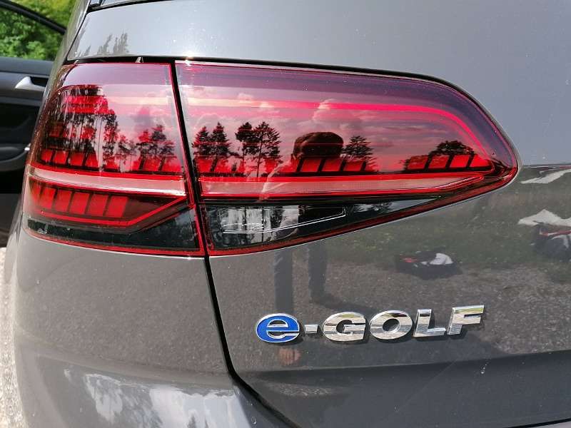 Volkswagen e-Golf • 2018 • 105,500 km 6