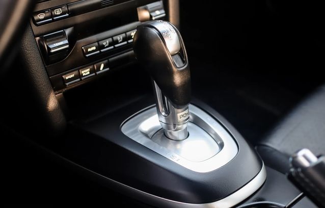 Porsche Cayman • 2009 • 129,000 km 24