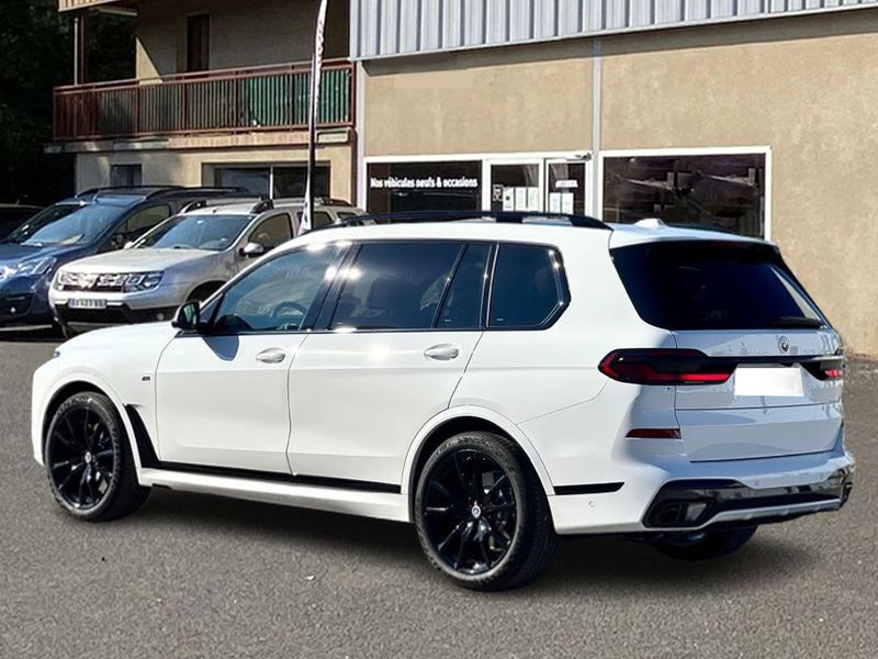 BMW X7 • 2023 • 3,500 km 2