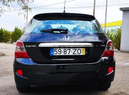 Honda Civic • 2005 • 190,000 km 2
