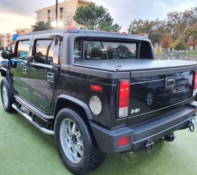 Hummer H2 • 2005 • 90,000 km 8