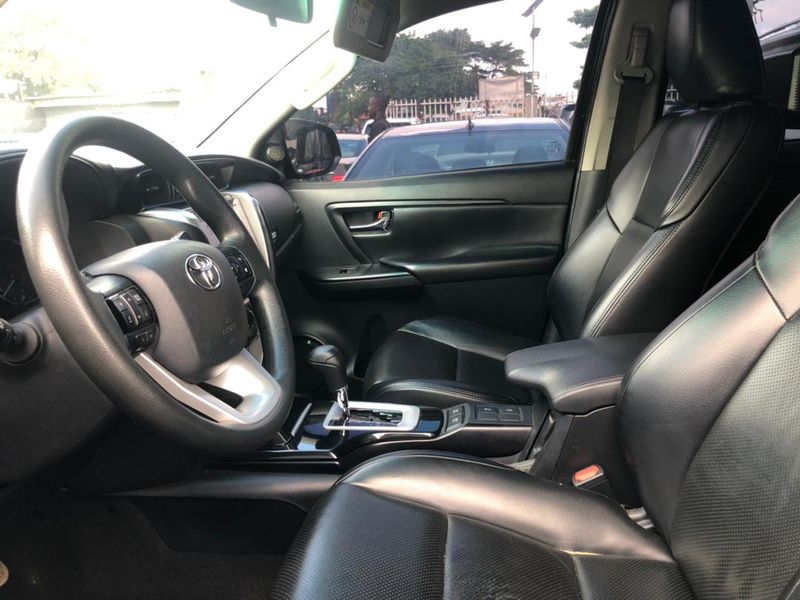 Toyota Fortuner • 2018 • 50,000 km 2