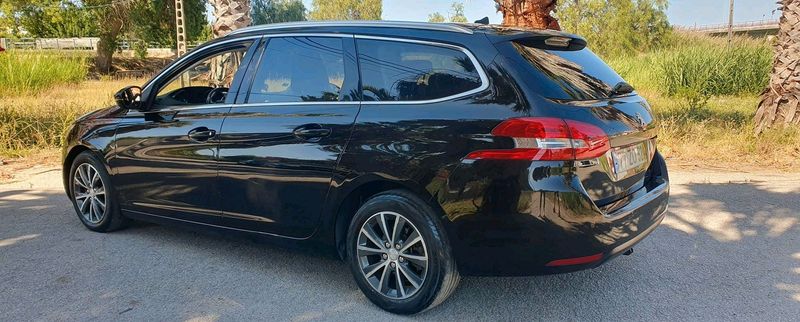 Peugeot 308 • 2016 • 250,000 km 2