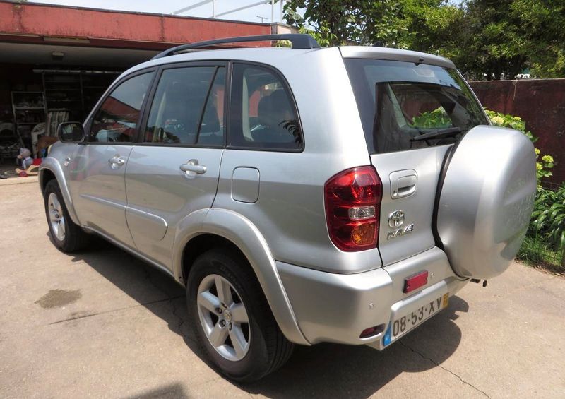 Toyota RAV4 • 2004 • 205,000 km 1