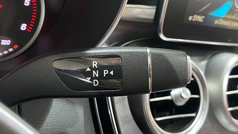 Mercedes-Benz C-Class • 2018 • 84,652 km 7