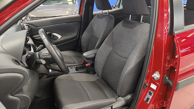 Toyota Yaris • 2021 • 55,330 km 8