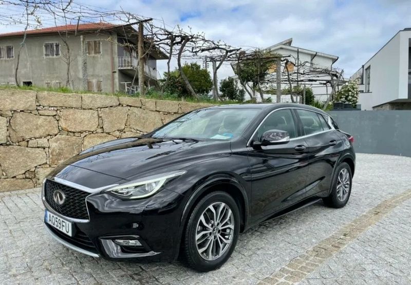 Infiniti Q • 2017 • 100,000 km 1
