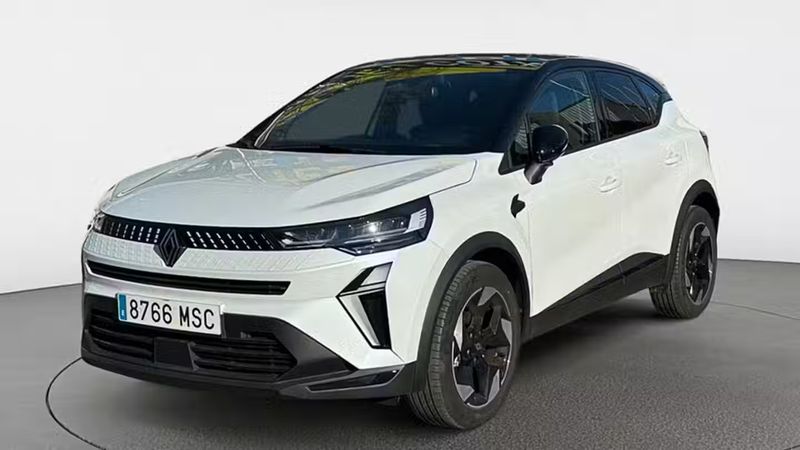 Renault Captur • 2024 • 2,216 km 1