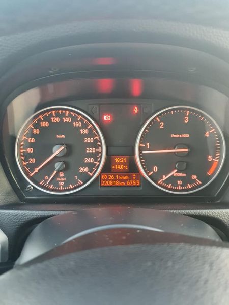 BMW M6 • 2018 • 220,000 km 6