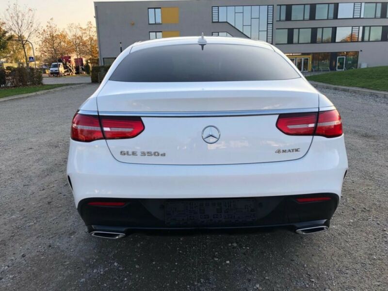 Mercedes-Benz GLE • 2015 • 193,000 km 9