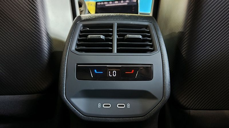 Seat Leon • 2023 • 5,732 km 13