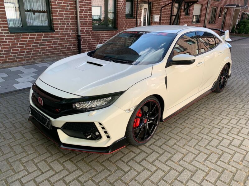 Honda Civic • 2017 • 124,000 km 1
