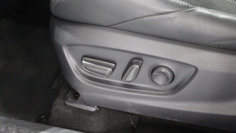 Toyota C-HR • 2022 • 11,000 km 7