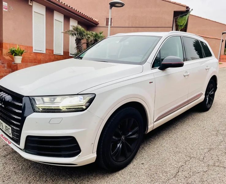 Audi Q7 • 2016 • 121,000 km 1