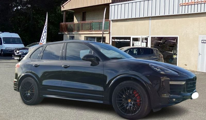 Porsche Cayenne • 2015 • 55,000 km 3