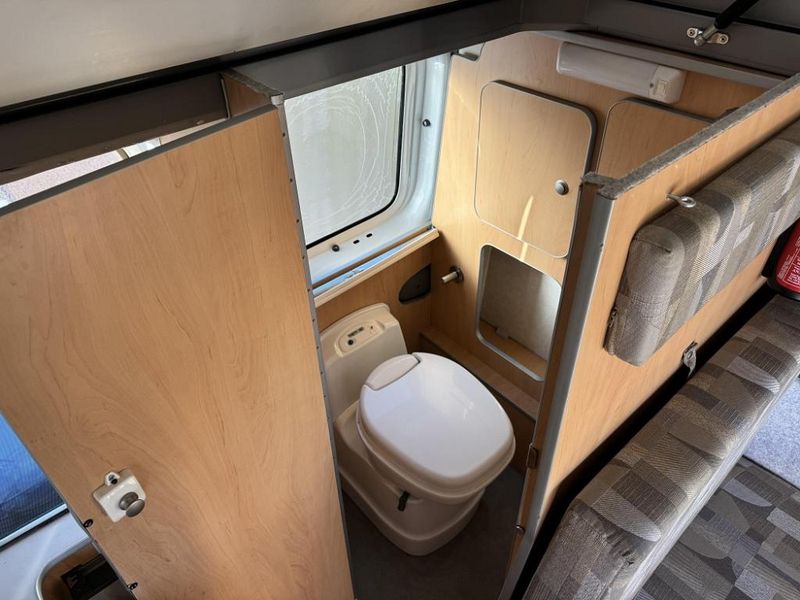 Opel Vivaro • 2013 • 183,000 km 10