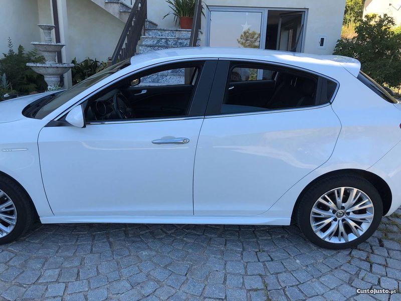 Alfa Romeo Giulietta • 2016 • 140,000 km 4