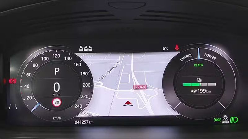 Jaguar I-PACE • 2020 • 41,257 km 24