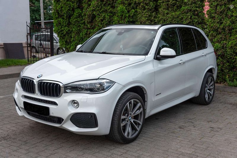 BMW X5 • 2014 • 189,000 km 1