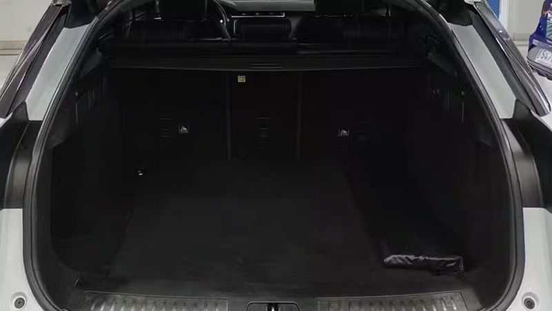 Land Rover Range Rover Velar • 2019 • 75,676 km 6