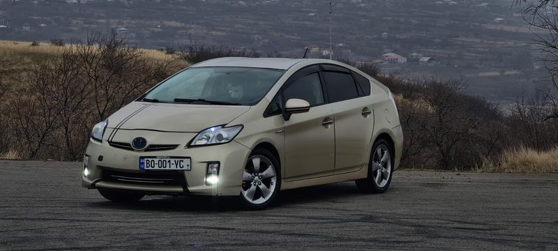 Toyota Prius • 2010 • 245,000 km 11