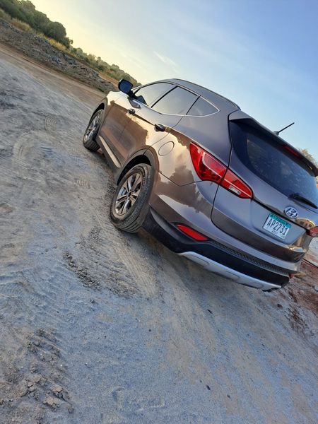 Hyundai Santa Fe • 2015 • 206,364 km 4