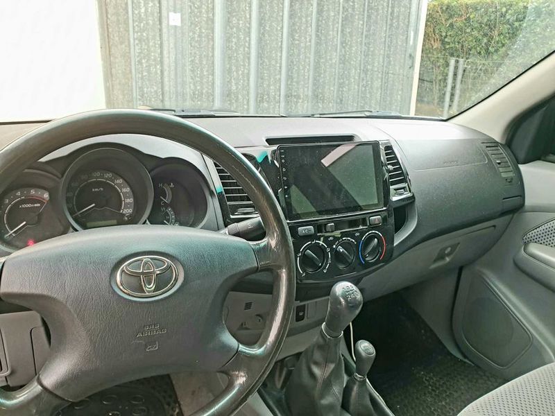 Toyota Hilux • 2008 • 205,000 km 2