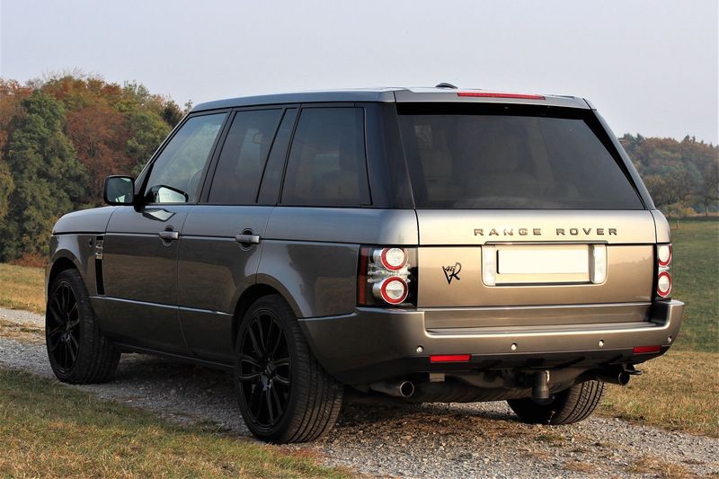 Land Rover Range Rover • 2010 • 181,000 km 5