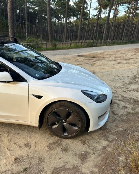 Tesla Model 3 • 2021 • 41,250 km 3