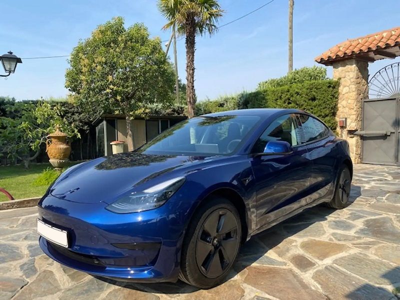 Tesla Model 3 • 2022 • 30,500 km 2