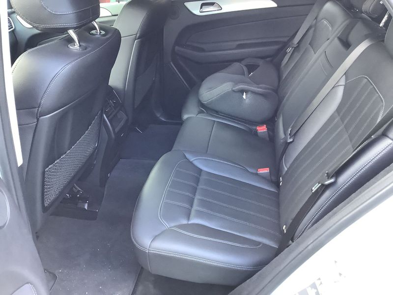 Mercedes-Benz GLE • 2016 • 38,000 km 3