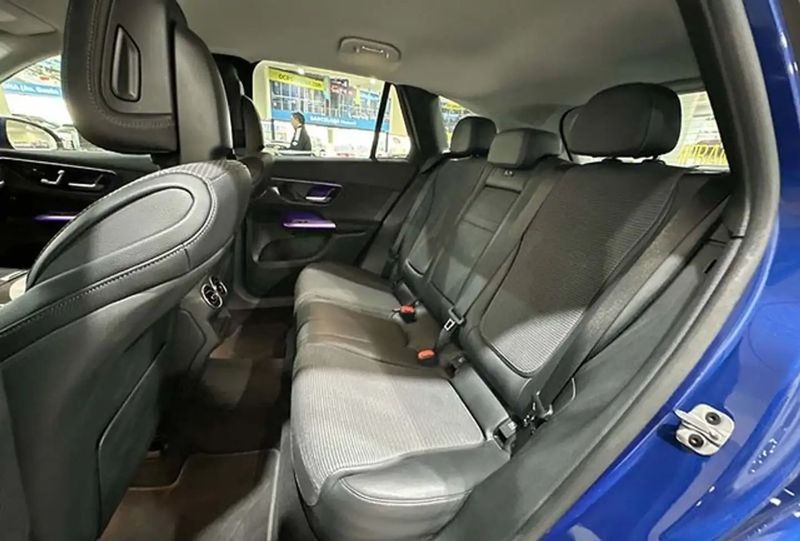 Mercedes-Benz GLC-Class • 2023 • 14,000 km 4