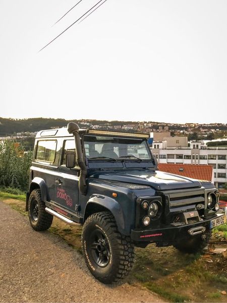 Land Rover Defender • 2000 • 133,000 km 2