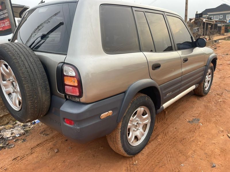 Toyota RAV4 • 2000 • 54 km 2