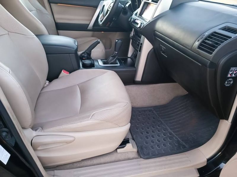 Toyota Land Cruiser • 2013 • 155,000 km 6